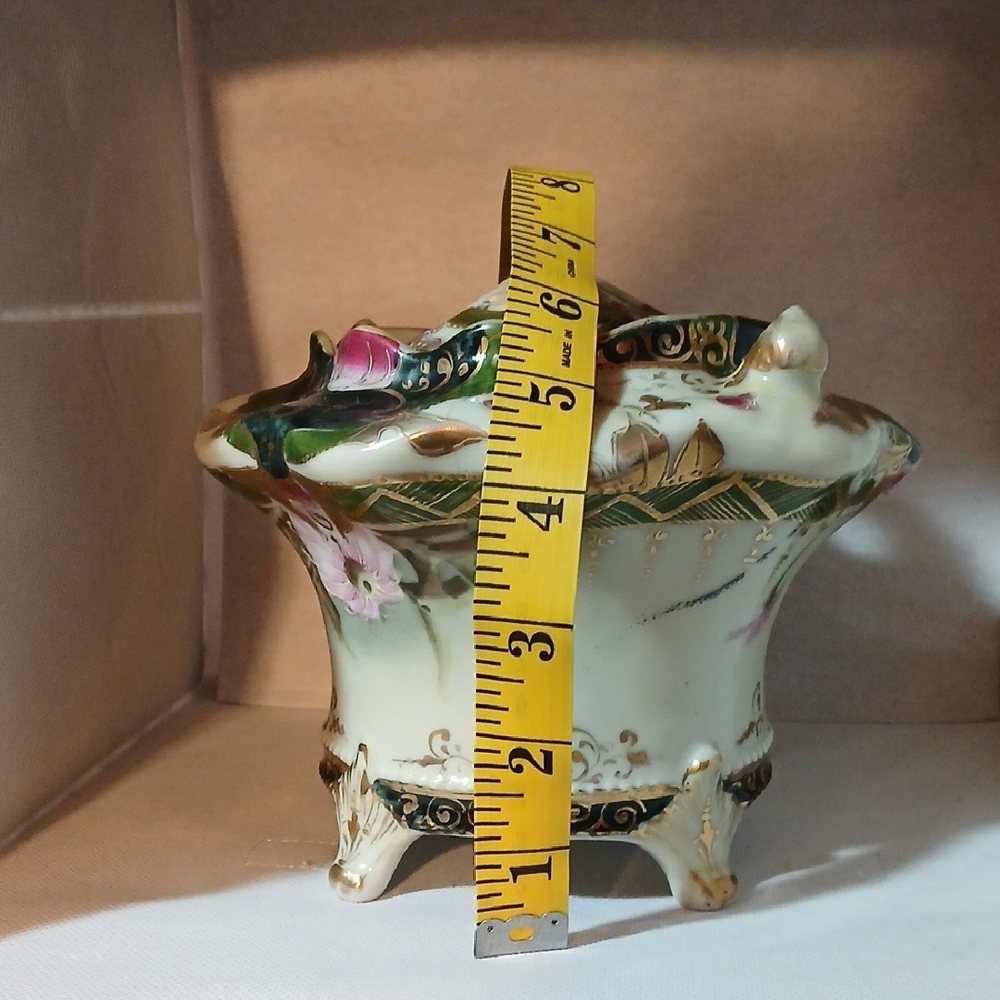 Vintage Elegant Floral Ceramic Art Piece - Picture 7 of 9